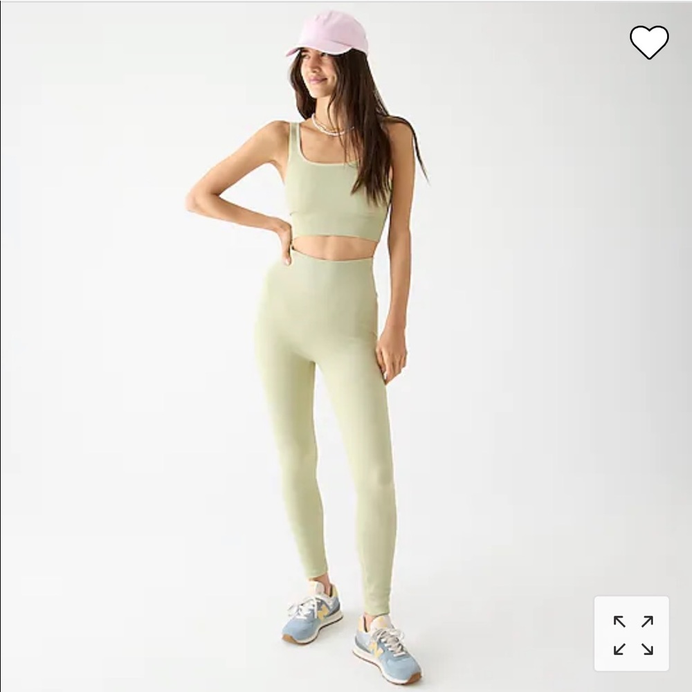 NWT J Crew square beck ribbed sports bra. pistachio. Size M